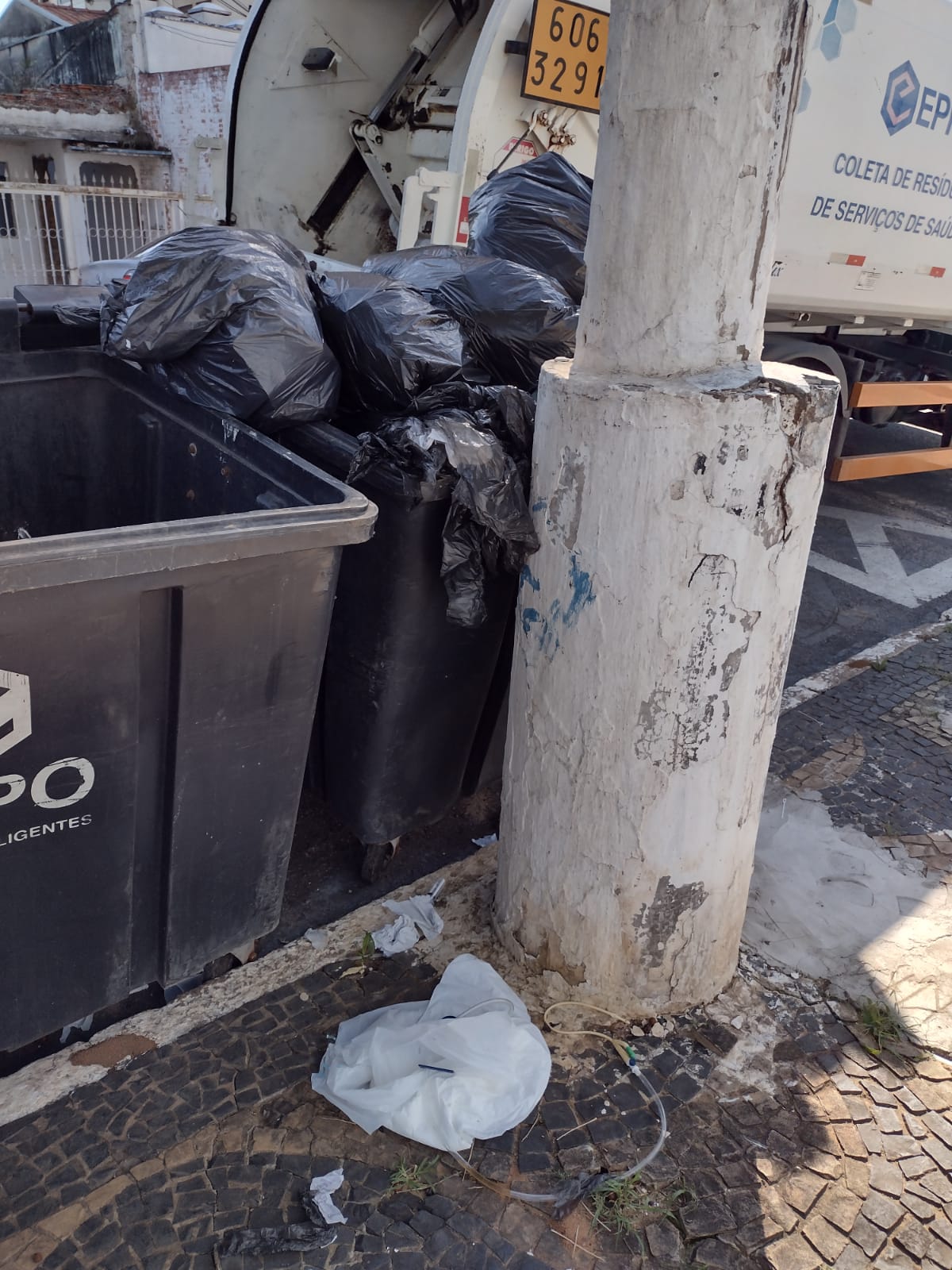 Leitora denuncia lixo hospitalar jogado em contêiner comum Jornal de Itu