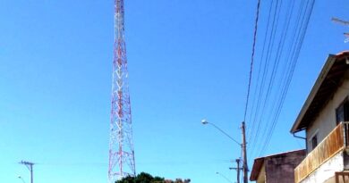 Justiça pede paralisação de torre de radiodifusão em imóvel público