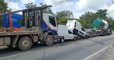 Engavetamento com seis carros na Rodovia Castello Branco provoca lentidão na via