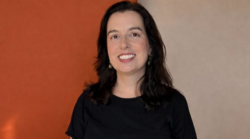 Historiadora toma posse na ACADIL Historiadora toma posse na ACADIL