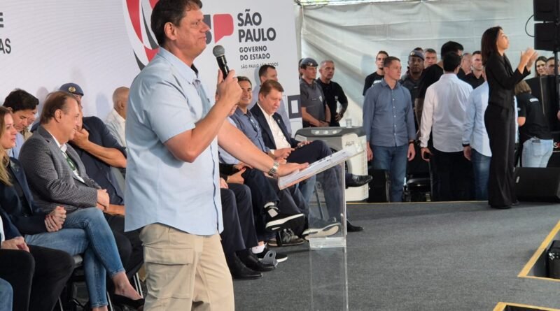 Governador entrega ambulâncias e vans em Itu para transporte do SUS