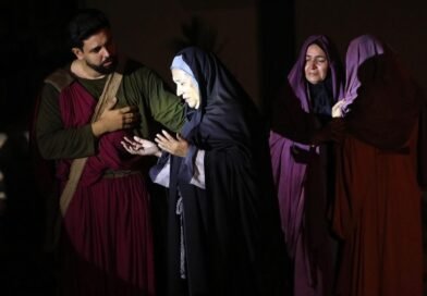 Igreja São Cristóvão recebe encenação da Paixão de Cristo na sexta-feira Igreja São Cristóvão recebe encenação da Paixão de Cristo na sexta-feira