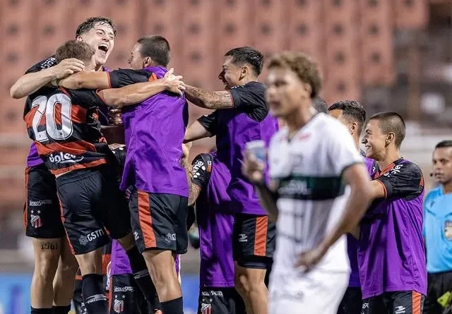 Ituano goleia e se firma no G8 do Brasileirão